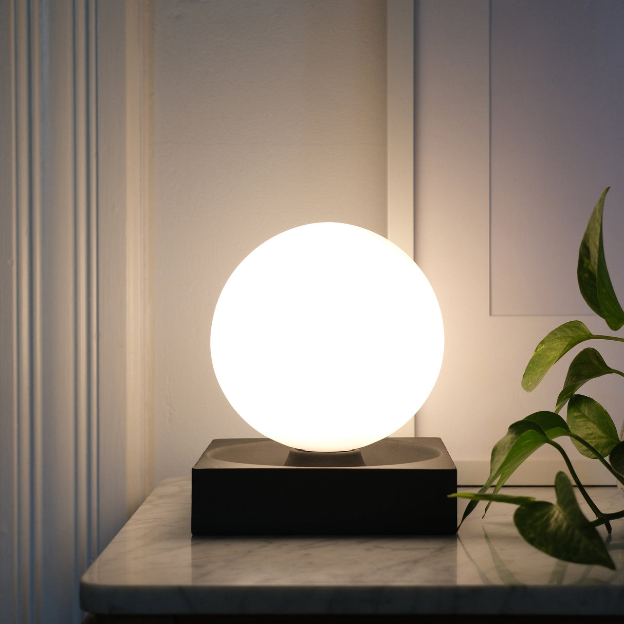 Cubic Table Lamp