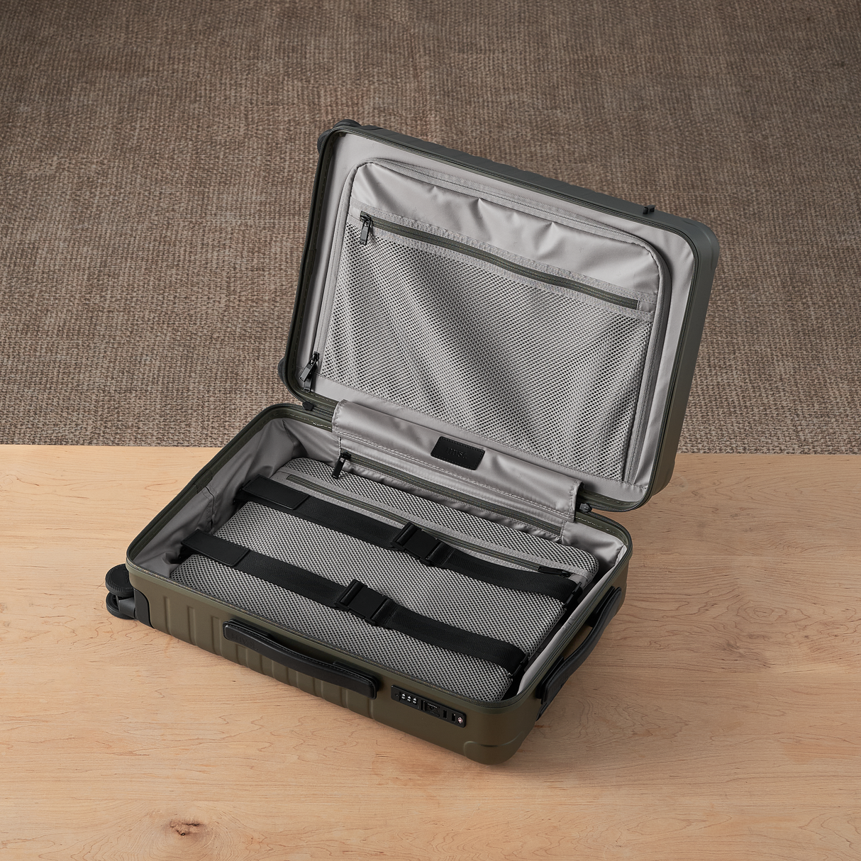 Essential Collection Suitcase Dark Olive Metallic