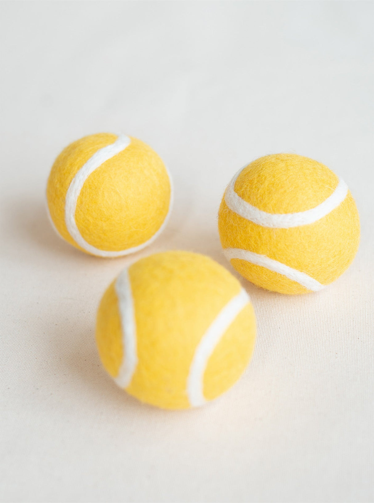 WOOL TENNIS BALL