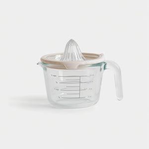 Measuring Cup with Juicer