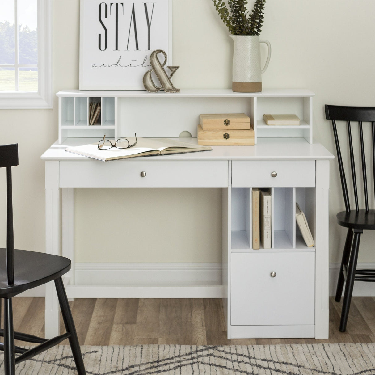 Clara Desk with Hutch