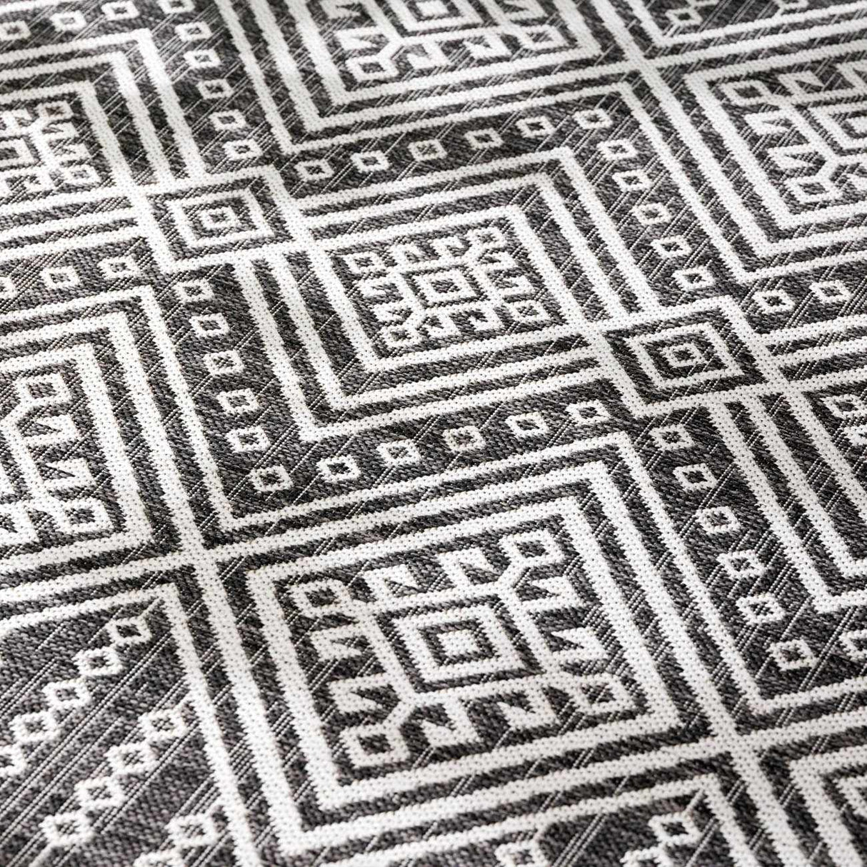 Frankville Black&White All Over Performance Rug