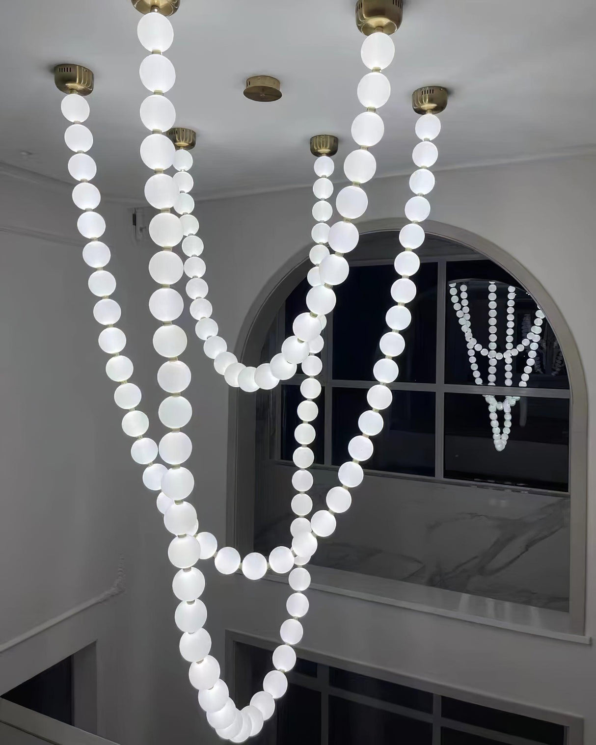 Luxurious Pearl Necklace Chandelier