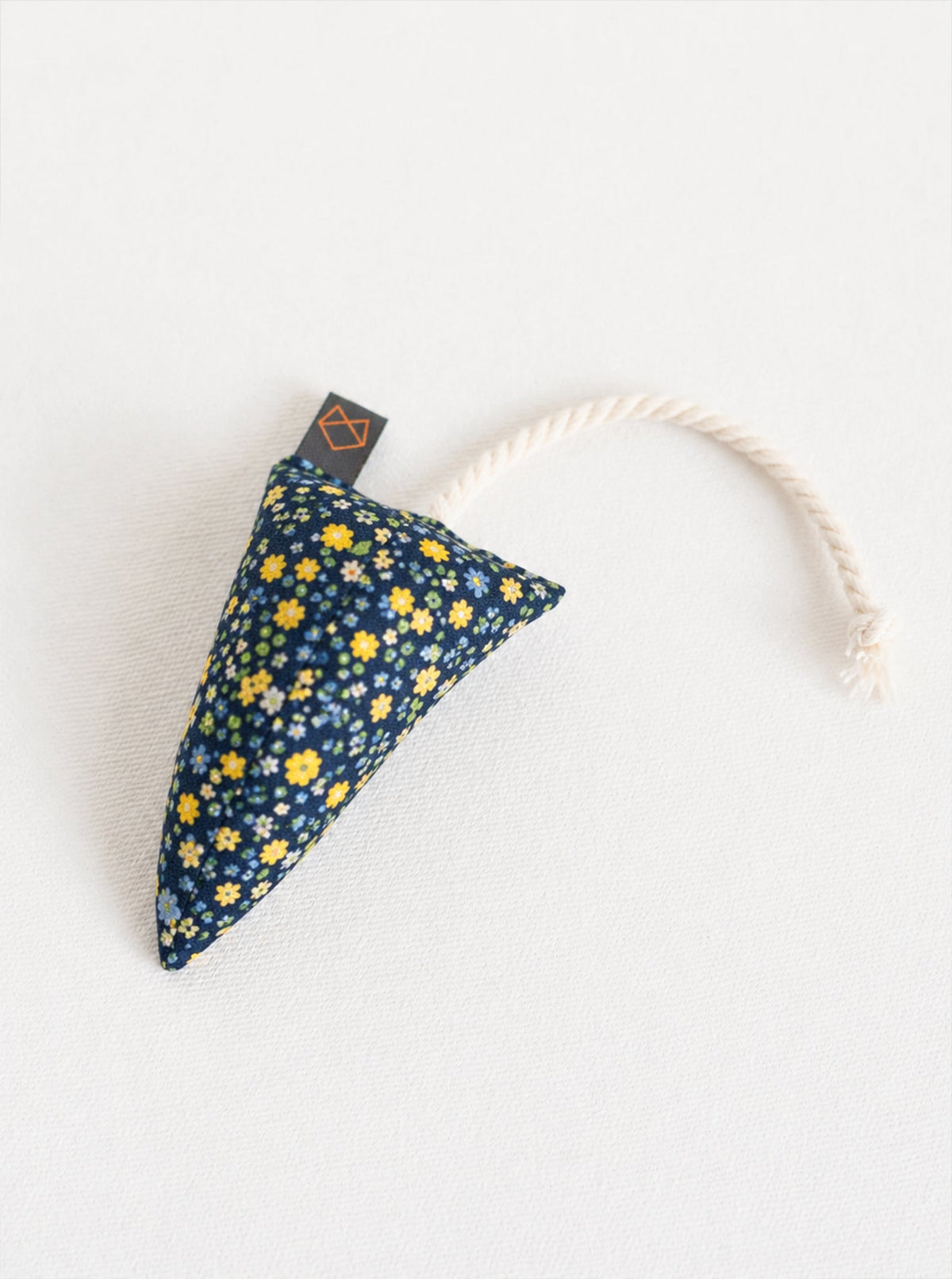 MODERN MOUSE CATNIP TOY - FLORAL