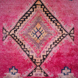 Vintage Moroccan Rug | 3'10" x 7'