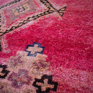 Vintage Moroccan Rug | 3'10" x 7'