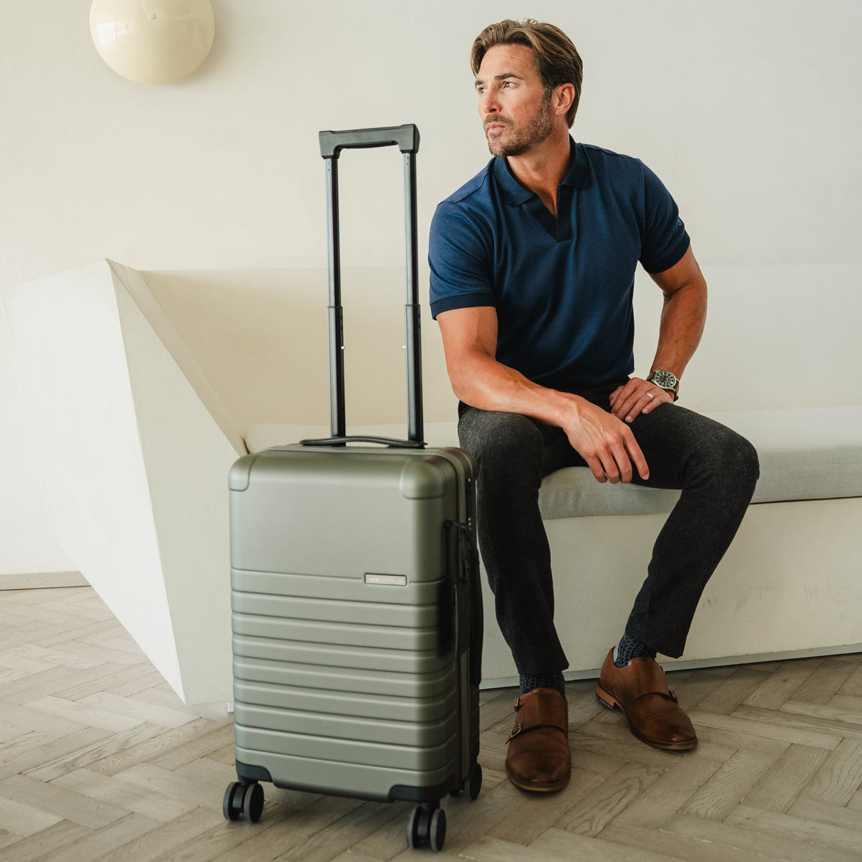 Essential Collection Suitcase Dark Olive Metallic