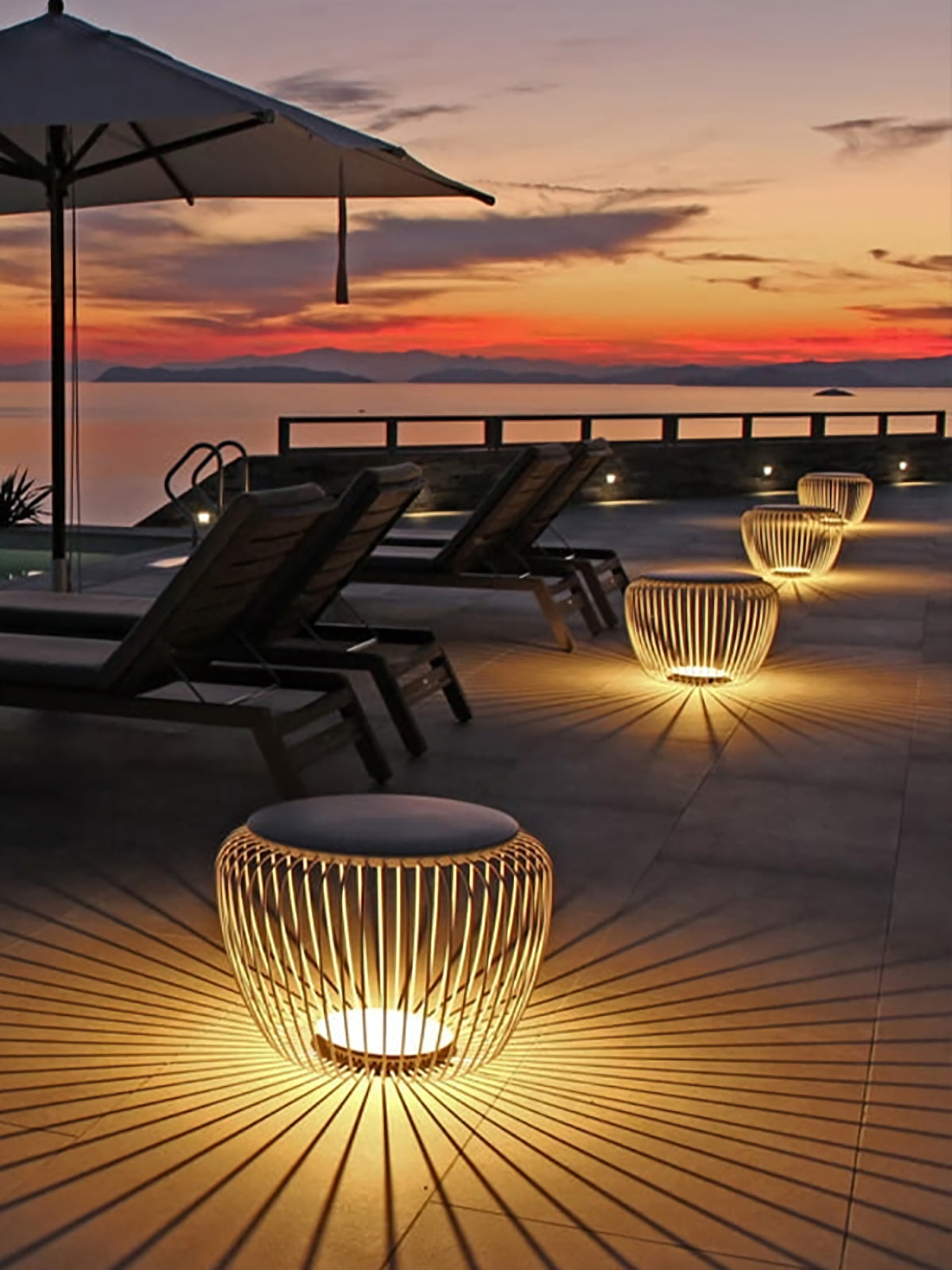 Meridiano Outdoor Floor Lamp