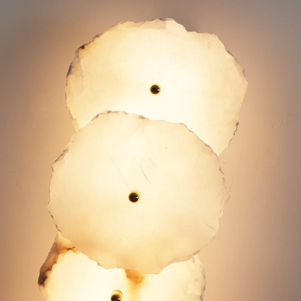 Petra Wall Lamp