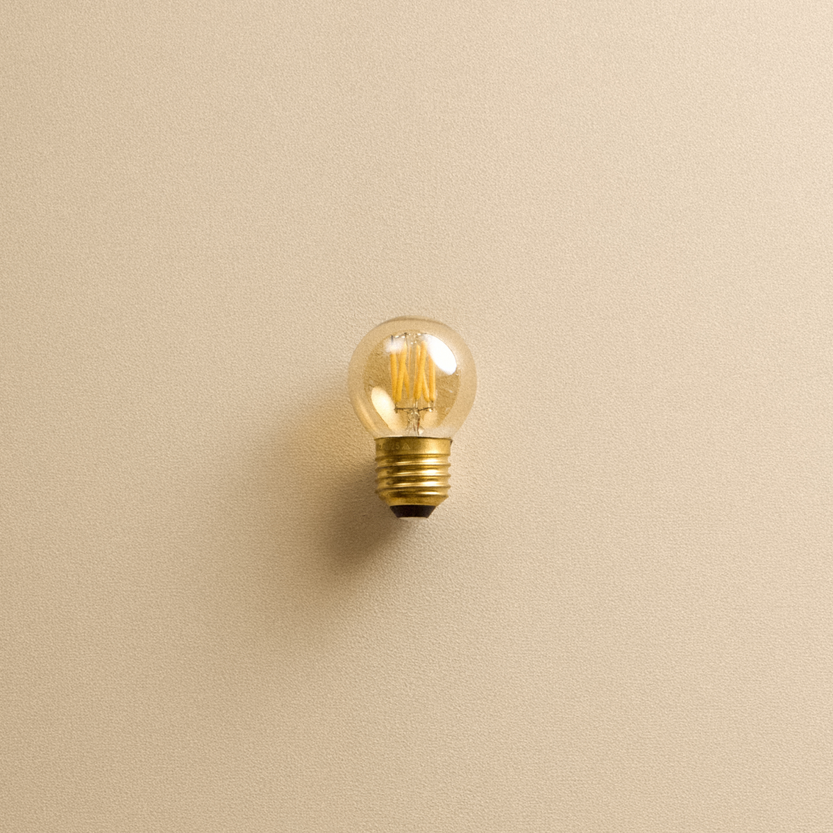 Pluto E26 Tinted LED Bulb
