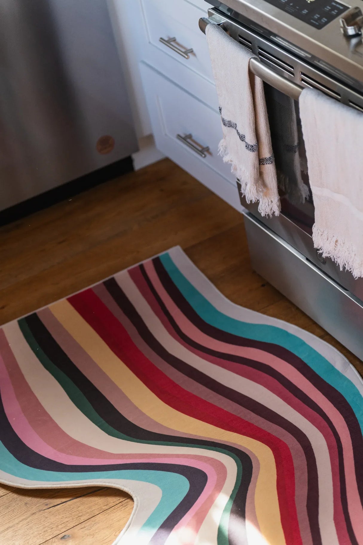 Irregular Shaped Multicolor Contour Runner Rug