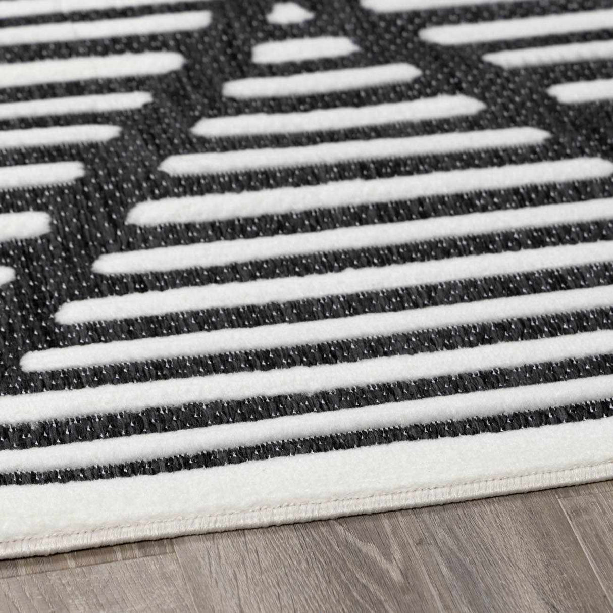 Anah 3D Black Outdoor Rug