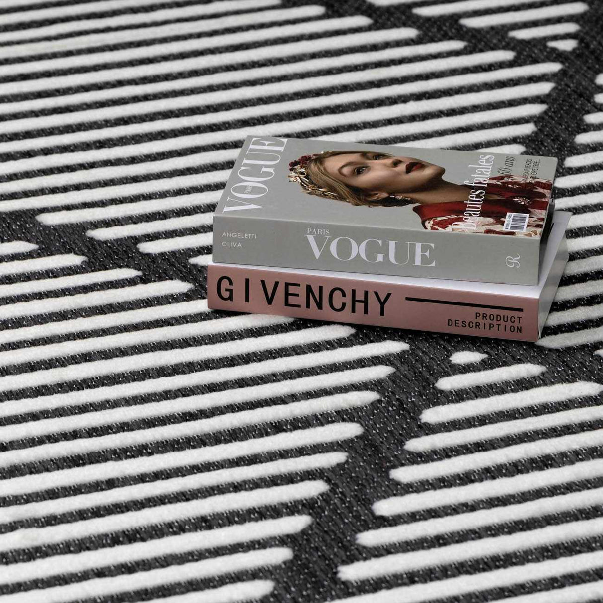 Anah 3D Black Outdoor Rug