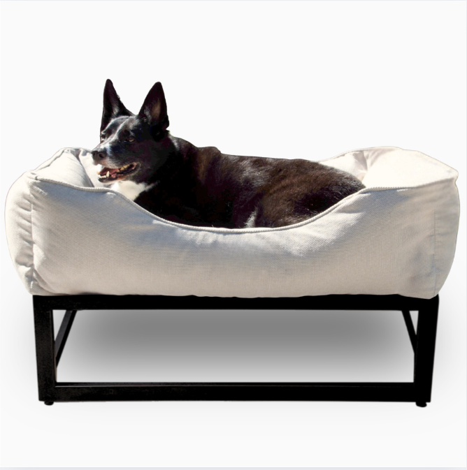 The FÜZI Elevated Dog Bed