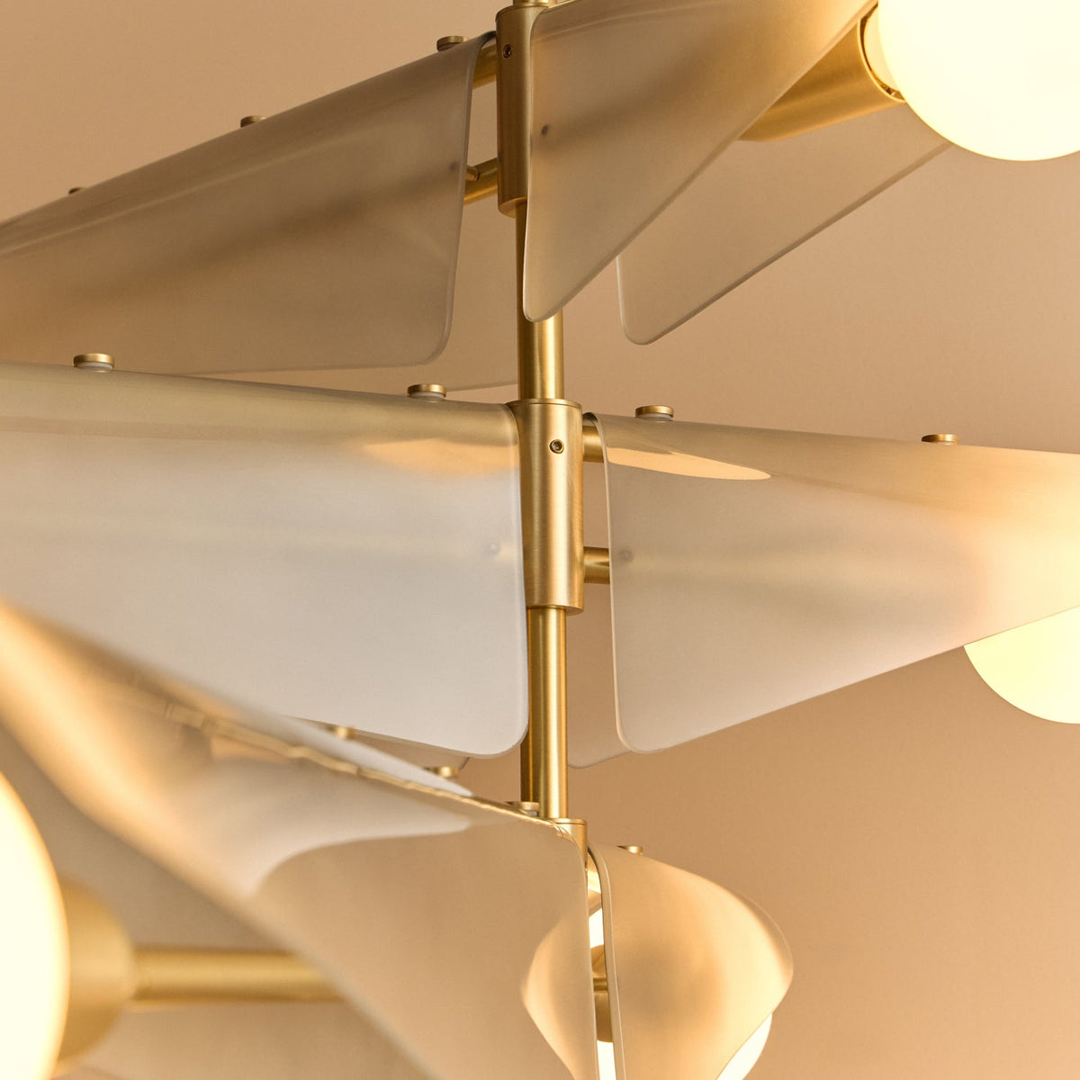 Sycamore Chandelier 3 Tiers in Dawn Grey
