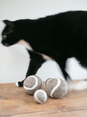 KITTY TENNIS BALL