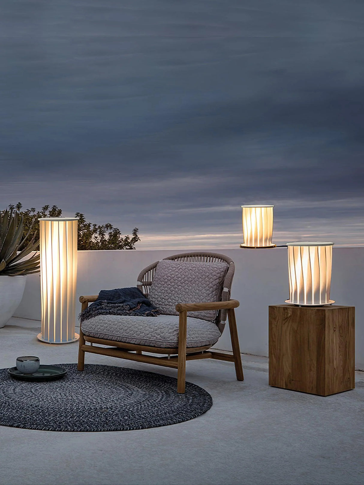 Unopiu LED Landing Outdoor Light