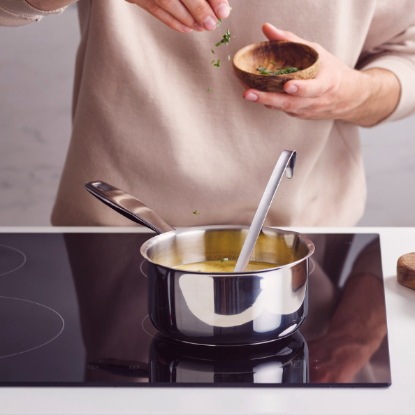 Maestro Tri-Ply Stainless Steel Saucepan with Lid - 1.7 Qt.