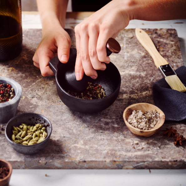 Nori Cast Iron Mortar & Pestle Set