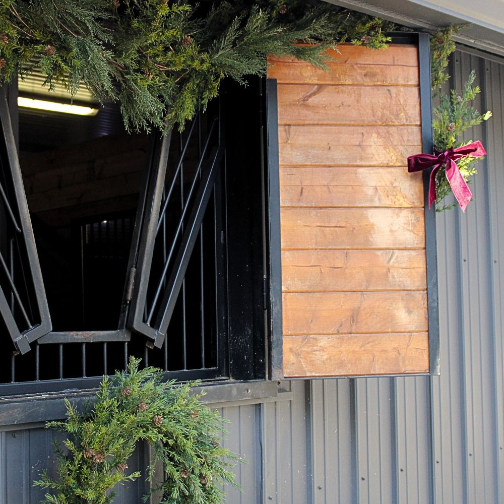 28" Artificial Pine Wreath with Pinecones