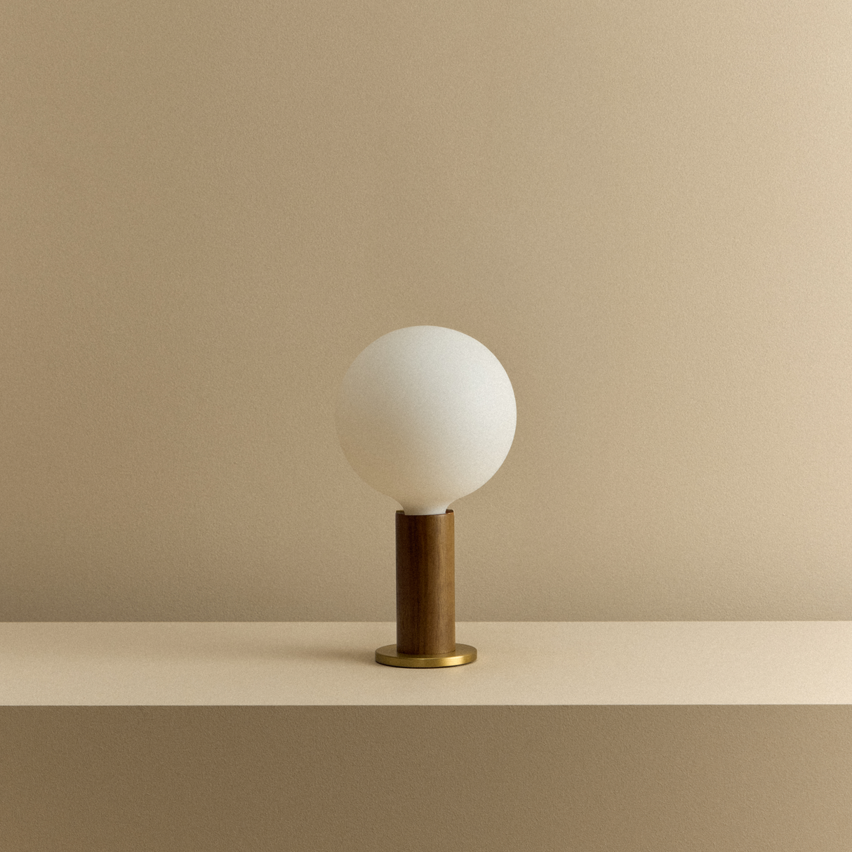 Knuckle Table Lamp in Walnut + Sphere IV