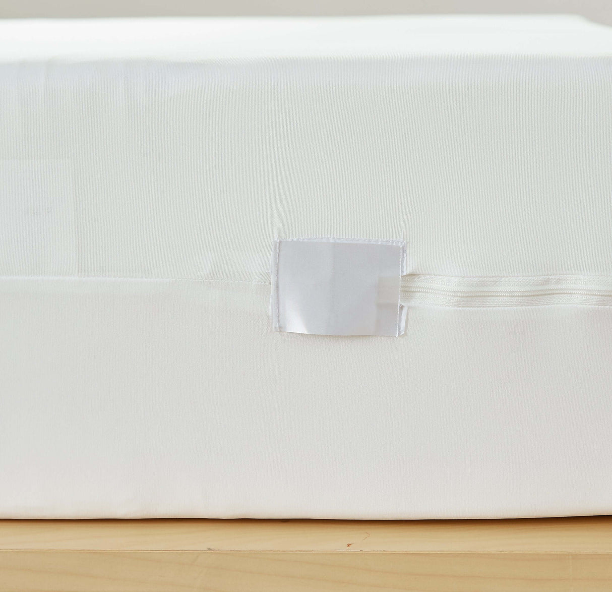 Bargoose BedBug Solution™ Hybrid Zippered Mattress Encasing - Stretches To Fit 9-12" Mattresses