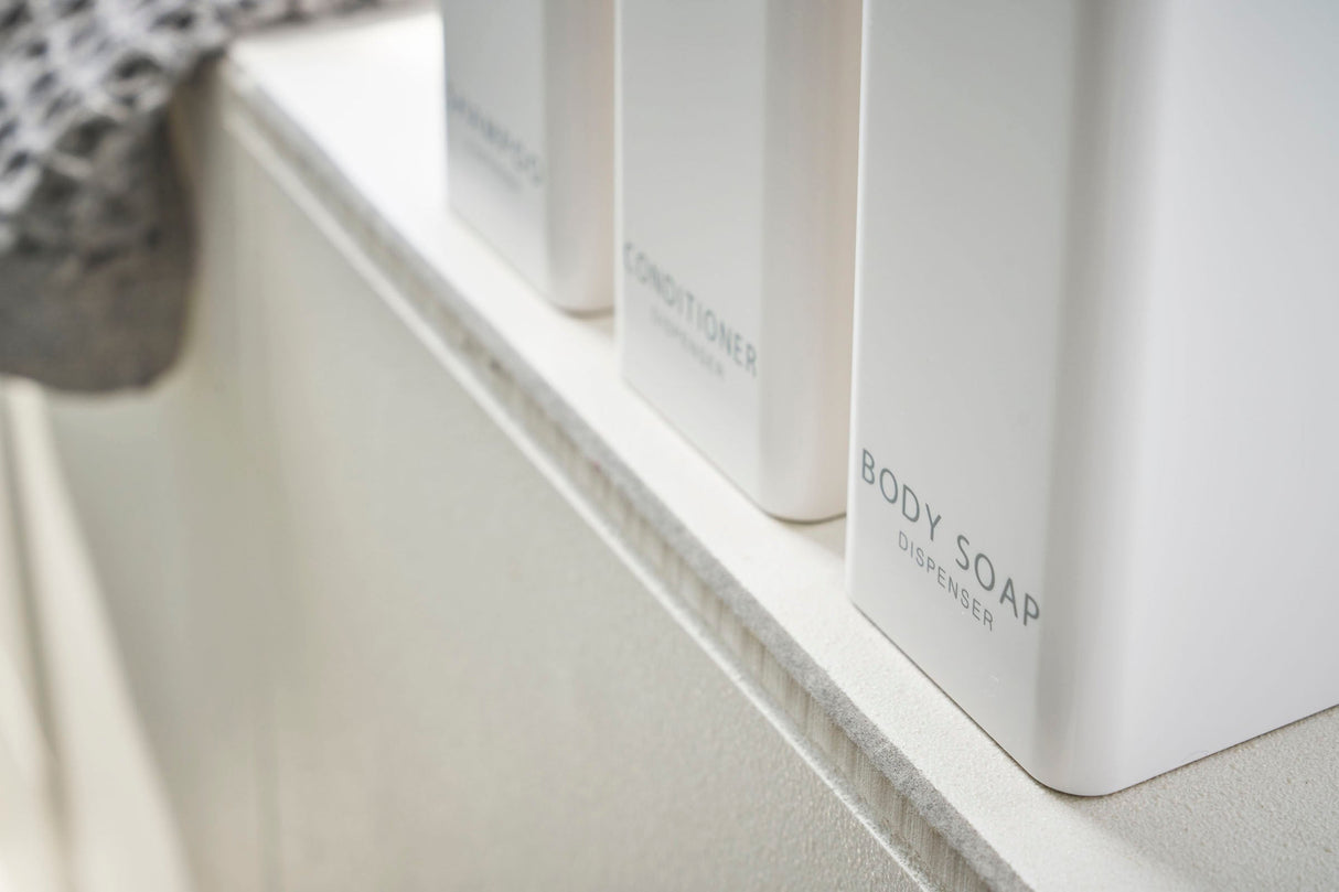 Ensemble distributeur rectangulaire : shampoing, après-shampoing et savon pour le corps