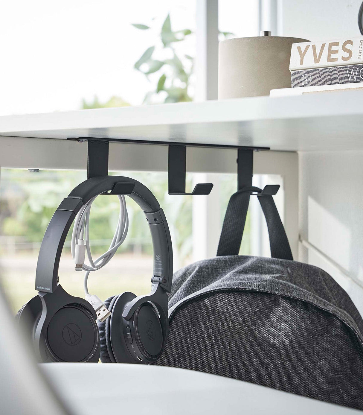 Cintre sous le bureau - Acier