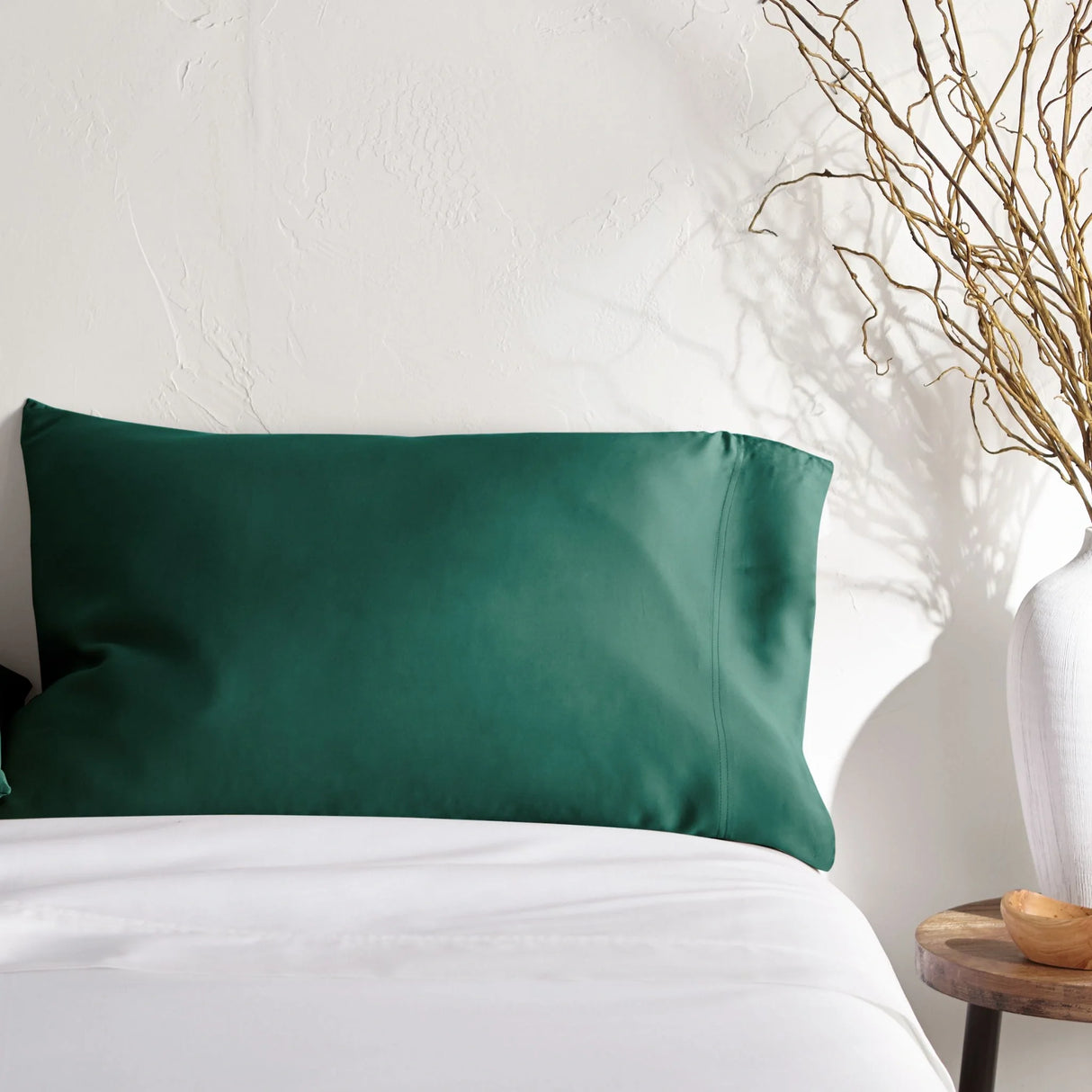 Cooling Bamboo Pillowcase – Breathable, Hypoallergenic & Moisture-Wicking Comfort