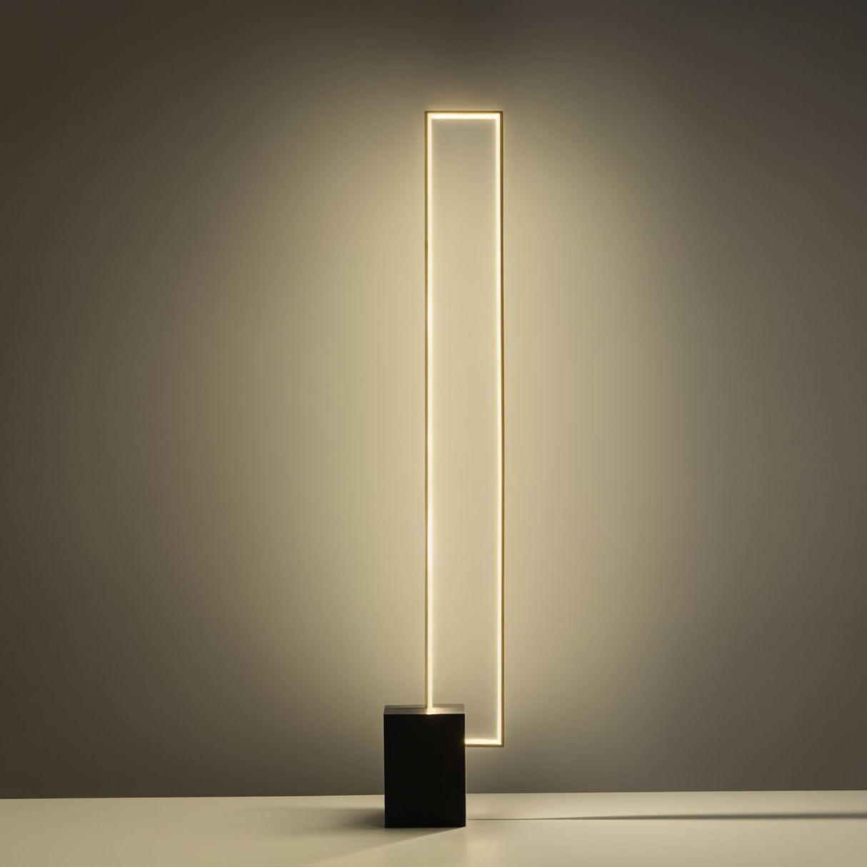 Linea Floor Lamp