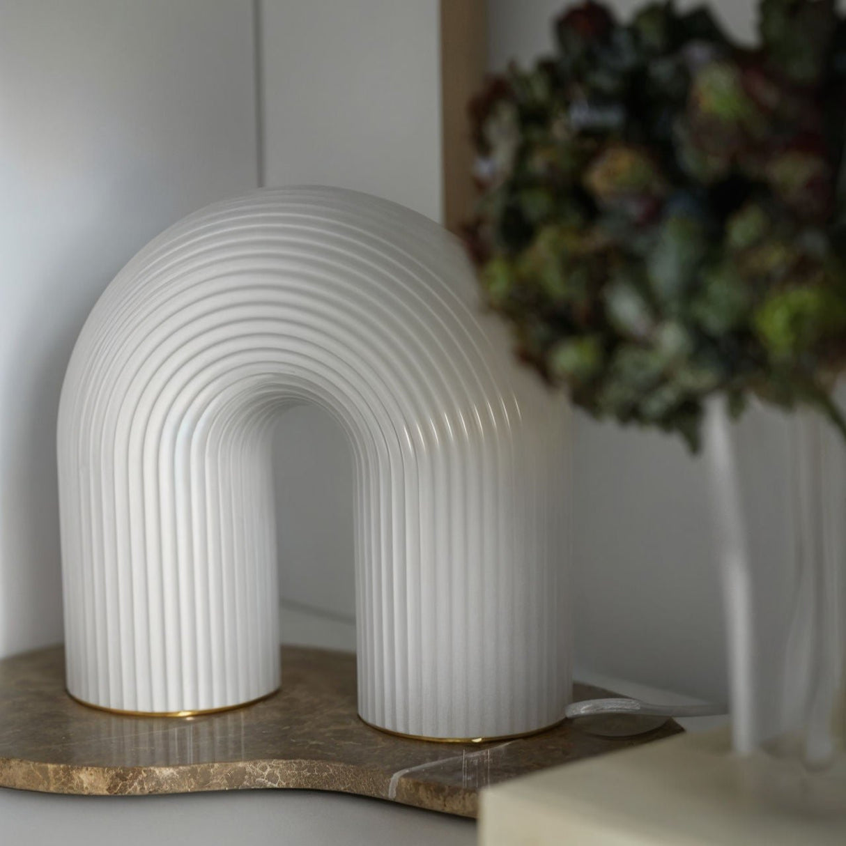 Vuelta Arch Table Lamp