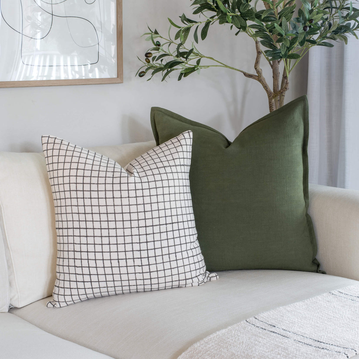 Gávea Solid Color Pillow Cover | Olive Green