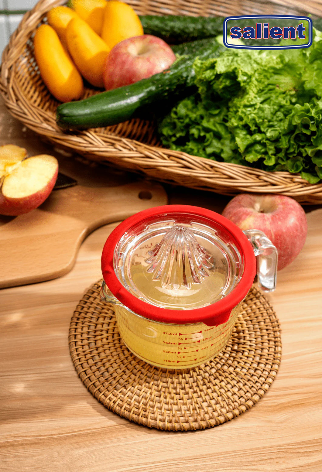 Measuring Cup with Juicer