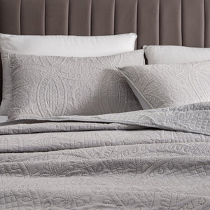 Oversized Medallion Quilt Set - Clara Collection