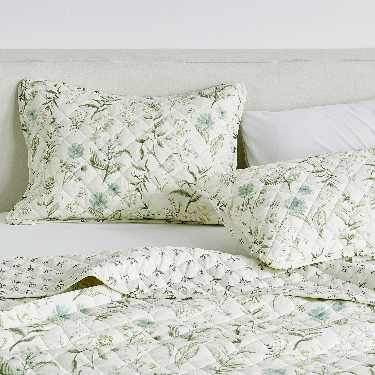 Floral Printed Microfiber Quilt Set - Glyndora Collection