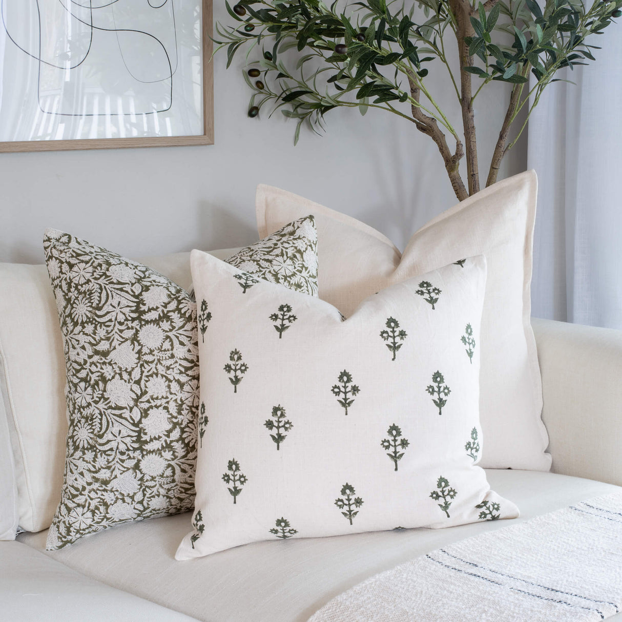 Jardim Floral Block Printed Pillow Cover | Olive