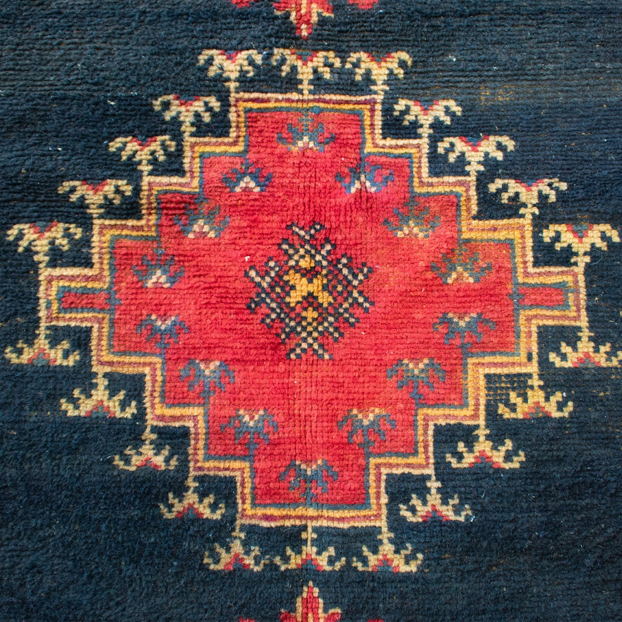 Danni Vintage Moroccan Medallion Taznakht Rug | 3'9" x 6'8"