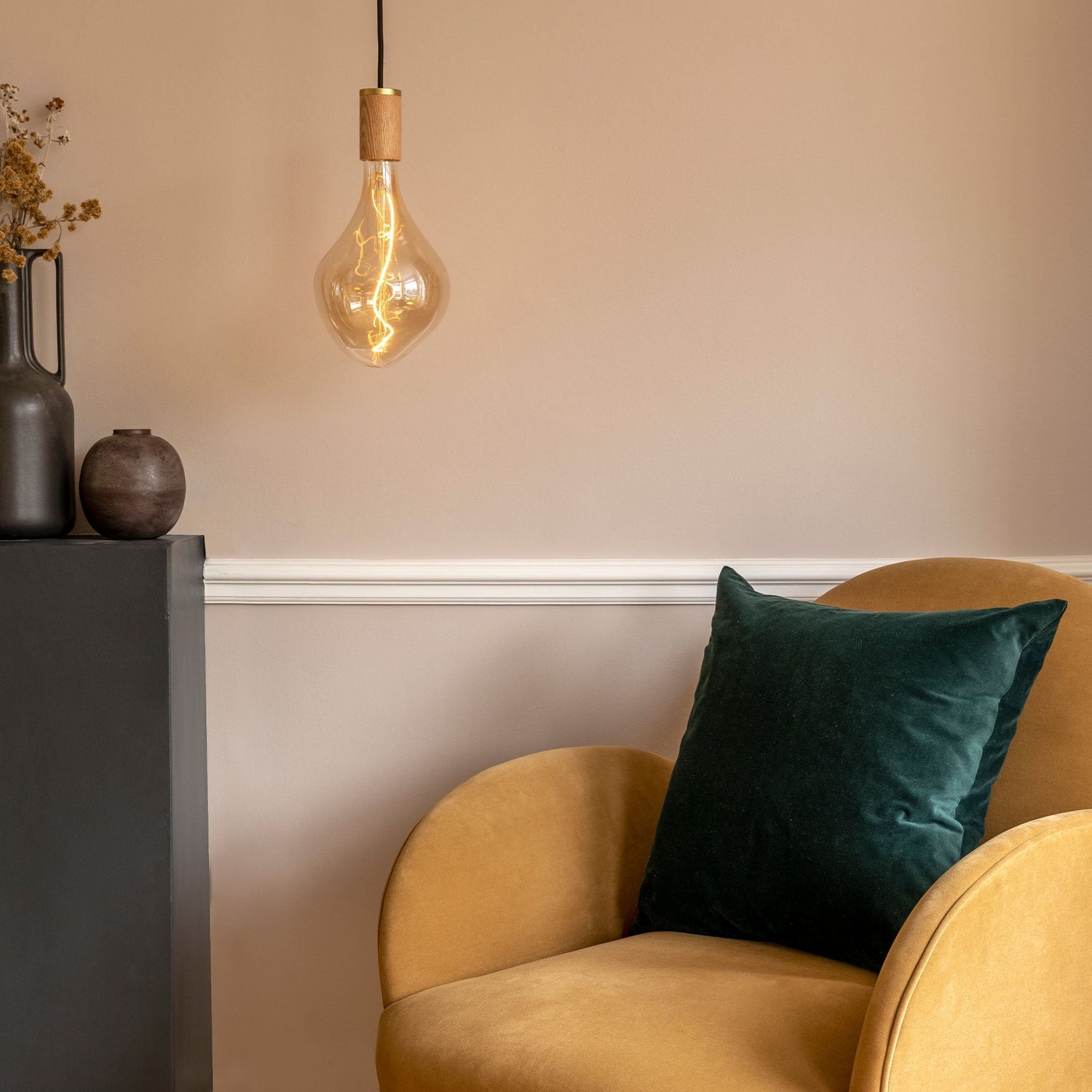 Knuckle Pendant in Oak