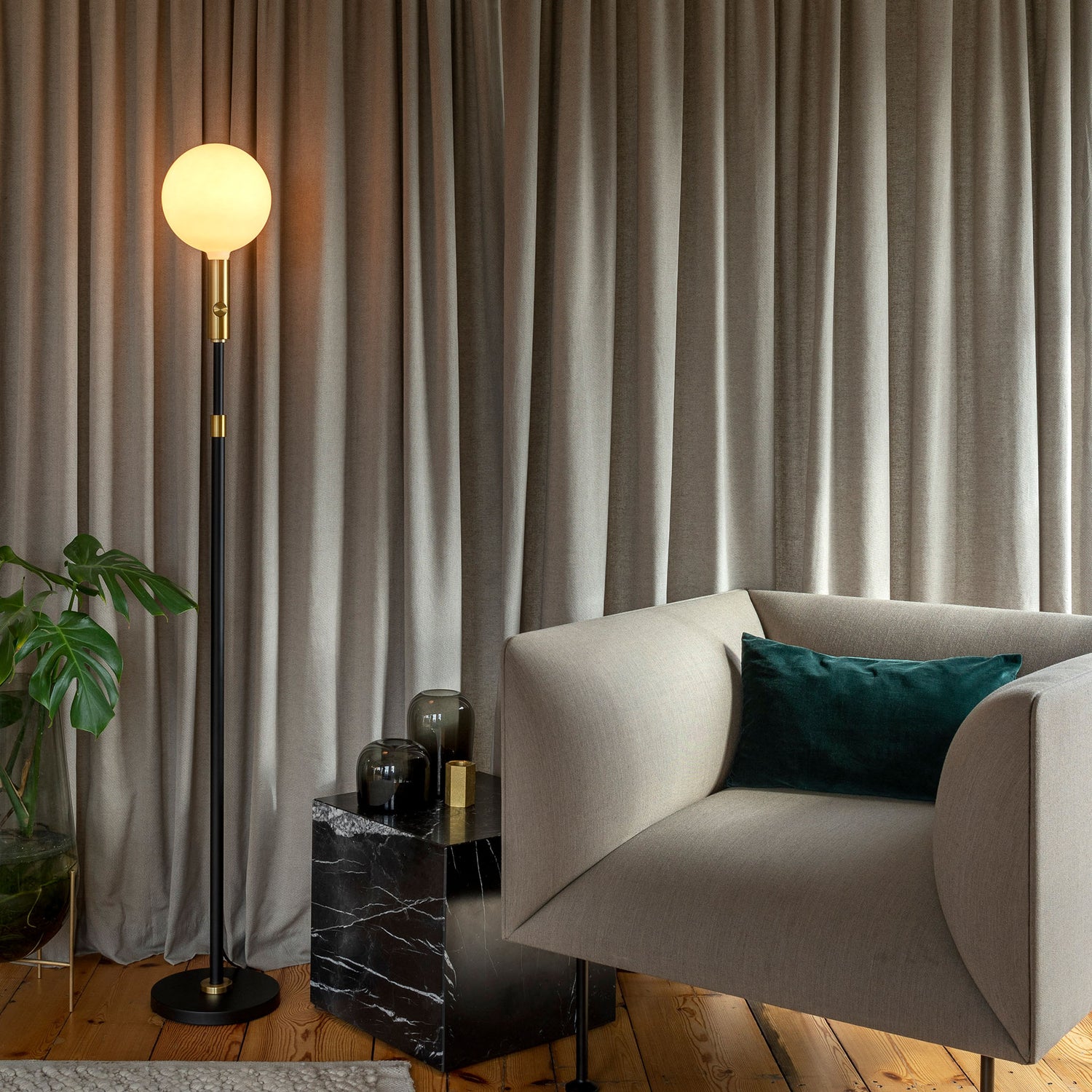 Sphere V E26 Dim-to-Warm LED Bulb