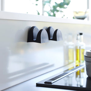 Magnetic Pot Holders - Set of 2 - Silicone