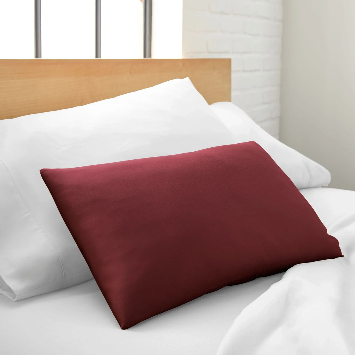 Cooling Bamboo Pillowcase – Breathable, Hypoallergenic & Moisture-Wicking Comfort