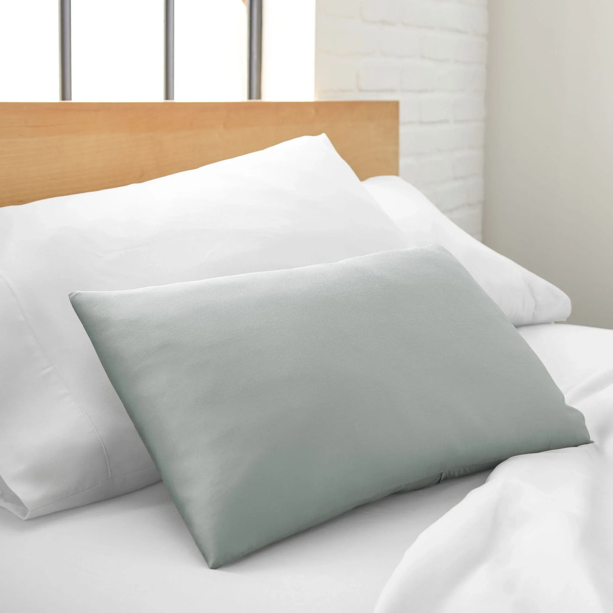 Cooling Bamboo Pillowcase – Breathable, Hypoallergenic & Moisture-Wicking Comfort