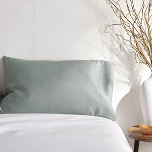 Cooling Bamboo Pillowcase – Breathable, Hypoallergenic & Moisture-Wicking Comfort