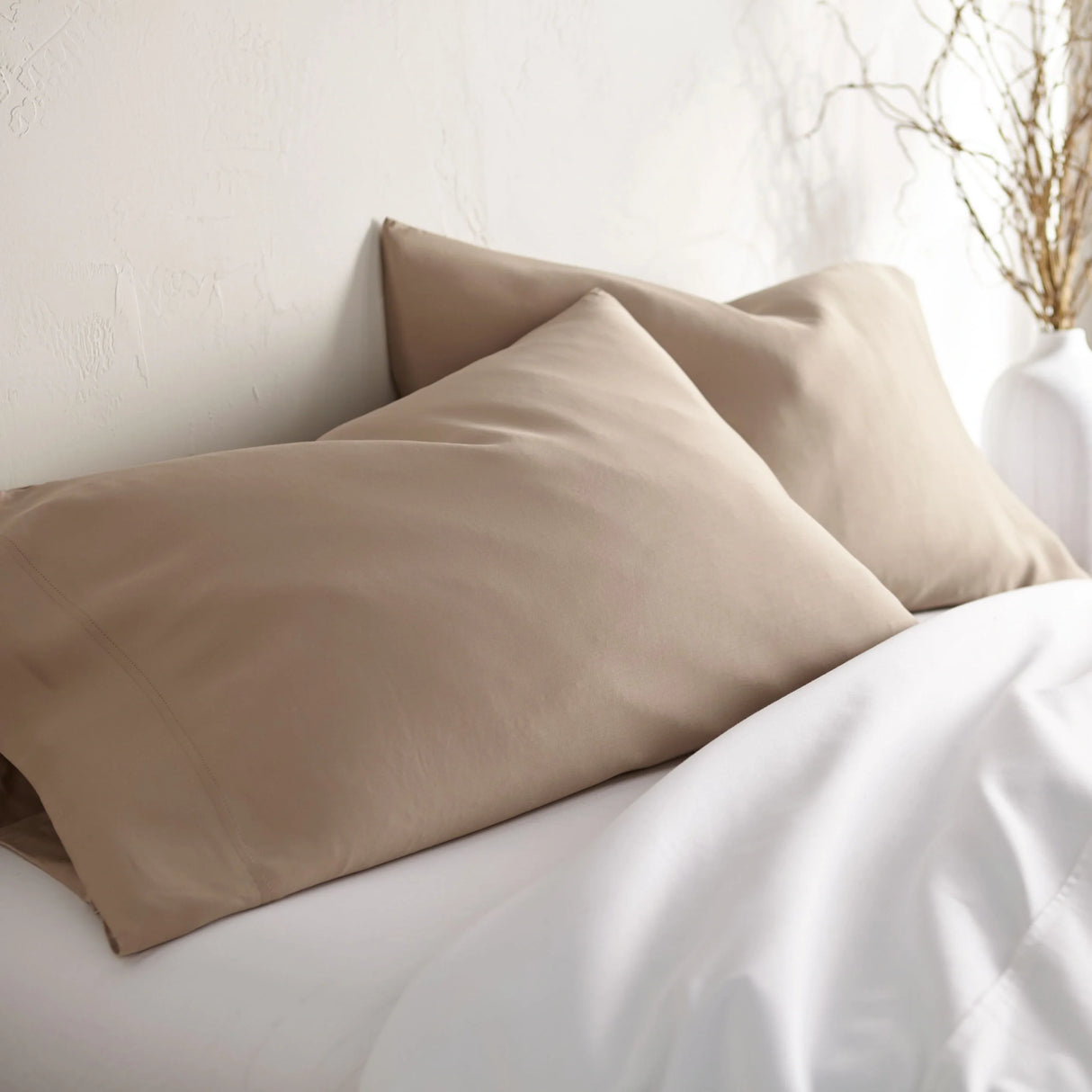 Cooling Bamboo Pillowcase – Breathable, Hypoallergenic & Moisture-Wicking Comfort