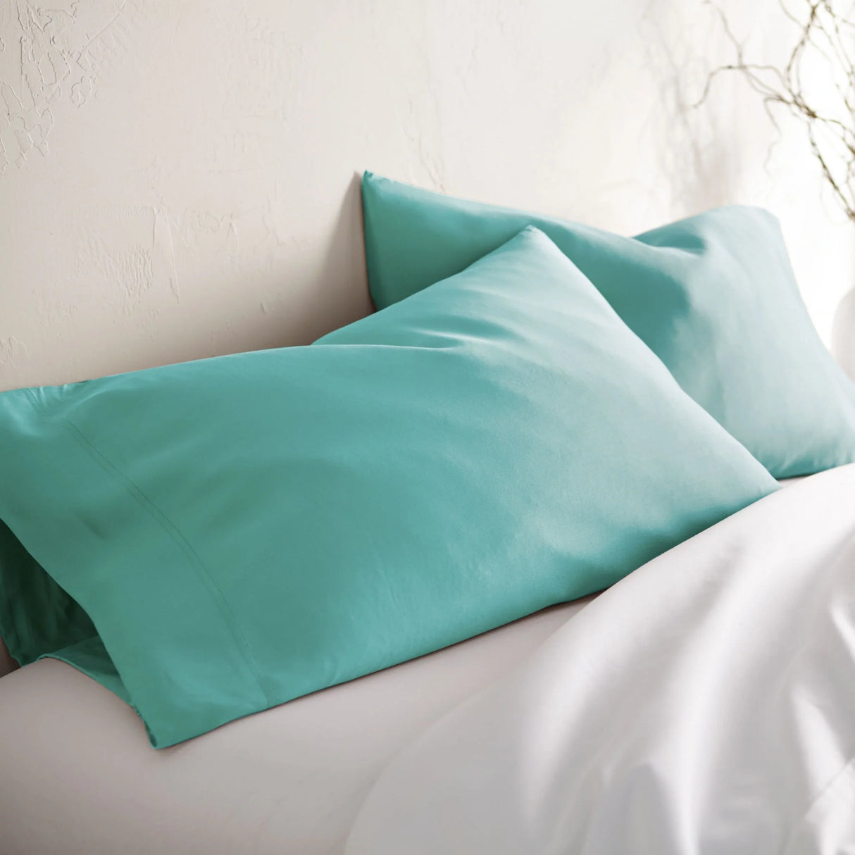 Cooling Bamboo Pillowcase – Breathable, Hypoallergenic & Moisture-Wicking Comfort