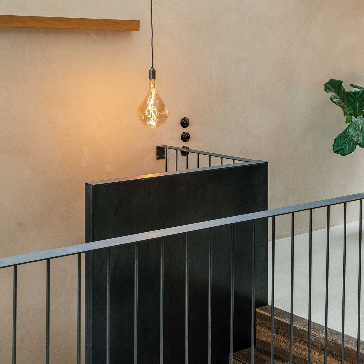 Voronoi III Plug-In Pendant in Graphite