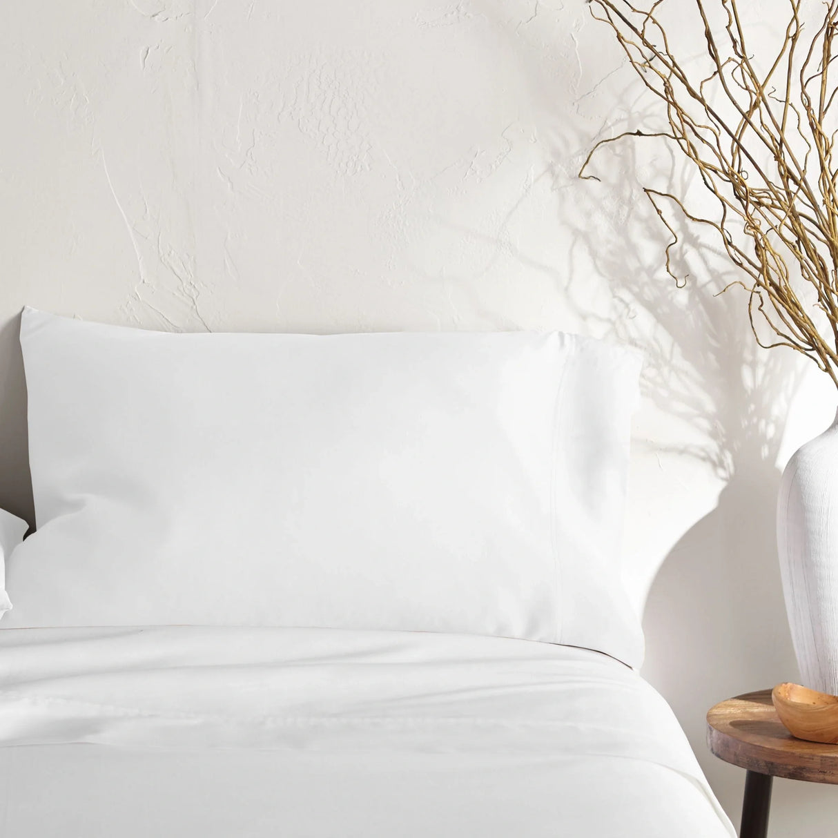 Cooling Bamboo Pillowcase – Breathable, Hypoallergenic & Moisture-Wicking Comfort