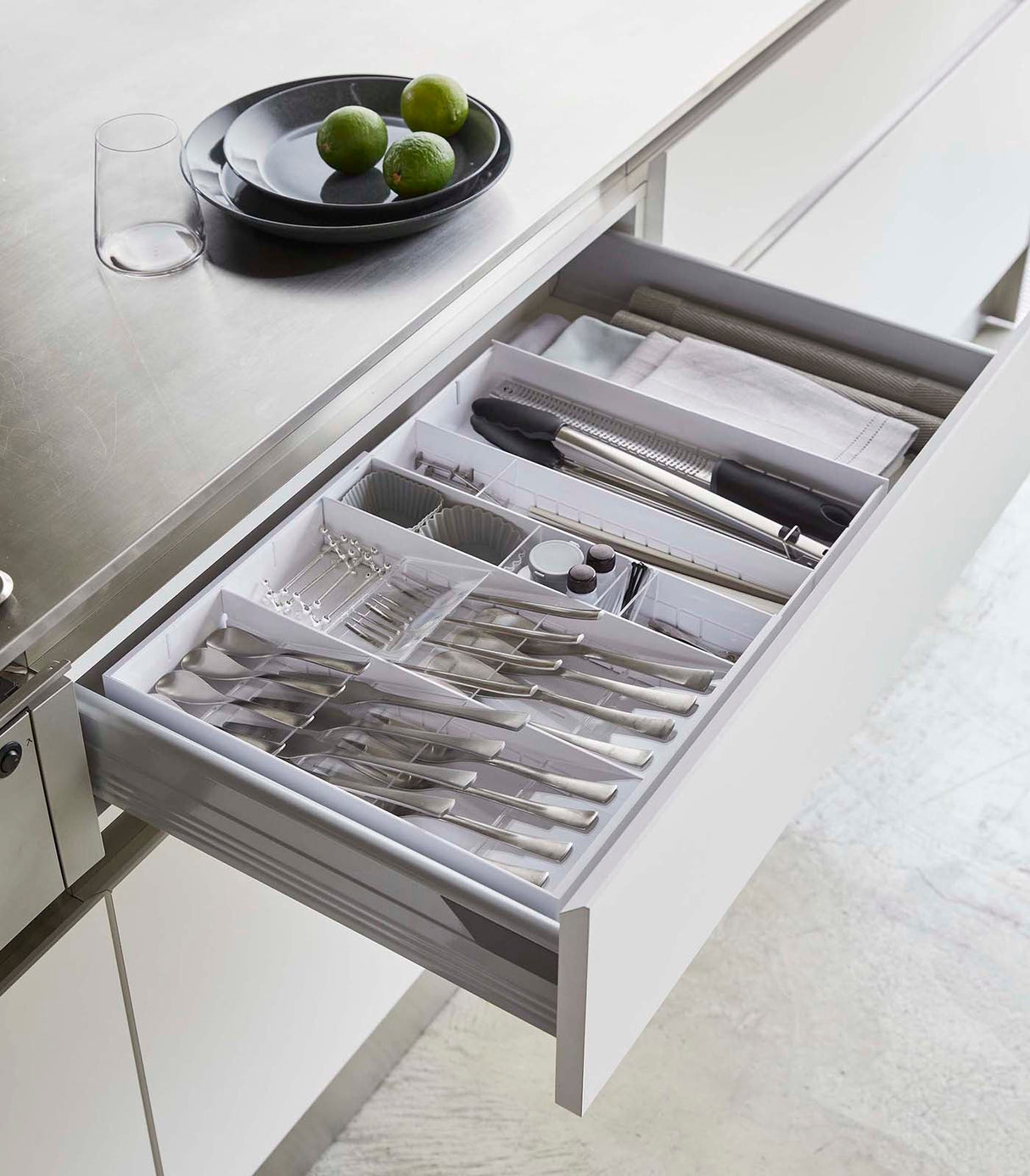 Expandable Cutlery Organizer - Large