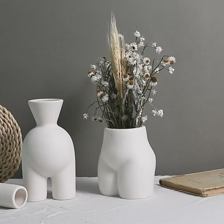 Vases de forme humaine en céramique minimale