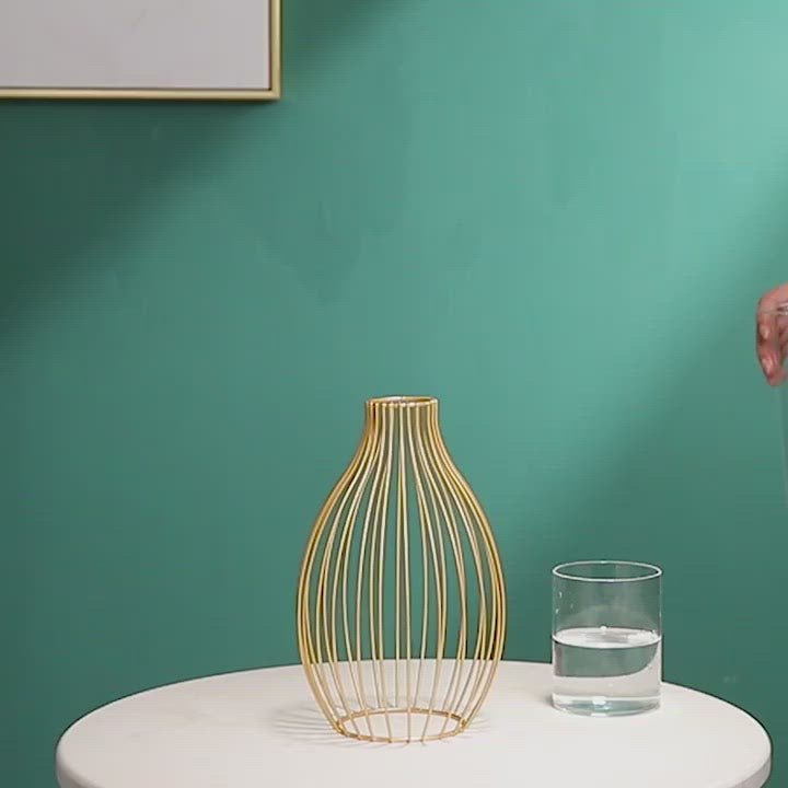 Vase à fleurs géométrique en fer avec tube en verre